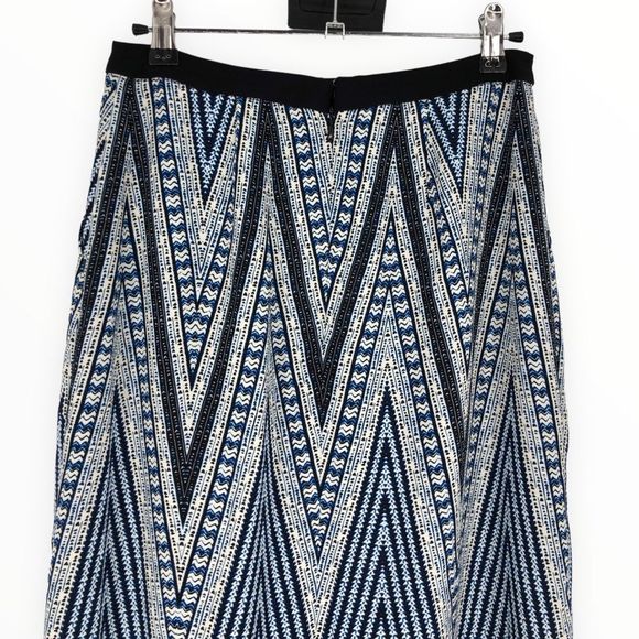 BCBGMaxAzria Jane Blue Chevron Print Two-Level Skirt in Blue Sphere size XXS NWT - Picture 8 of 13